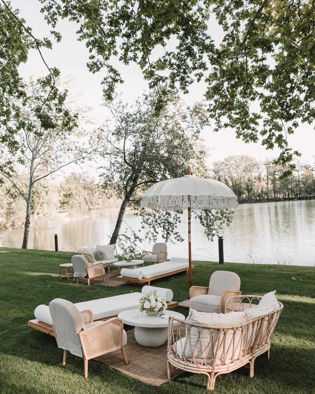 Waterfront luxury lounge setup